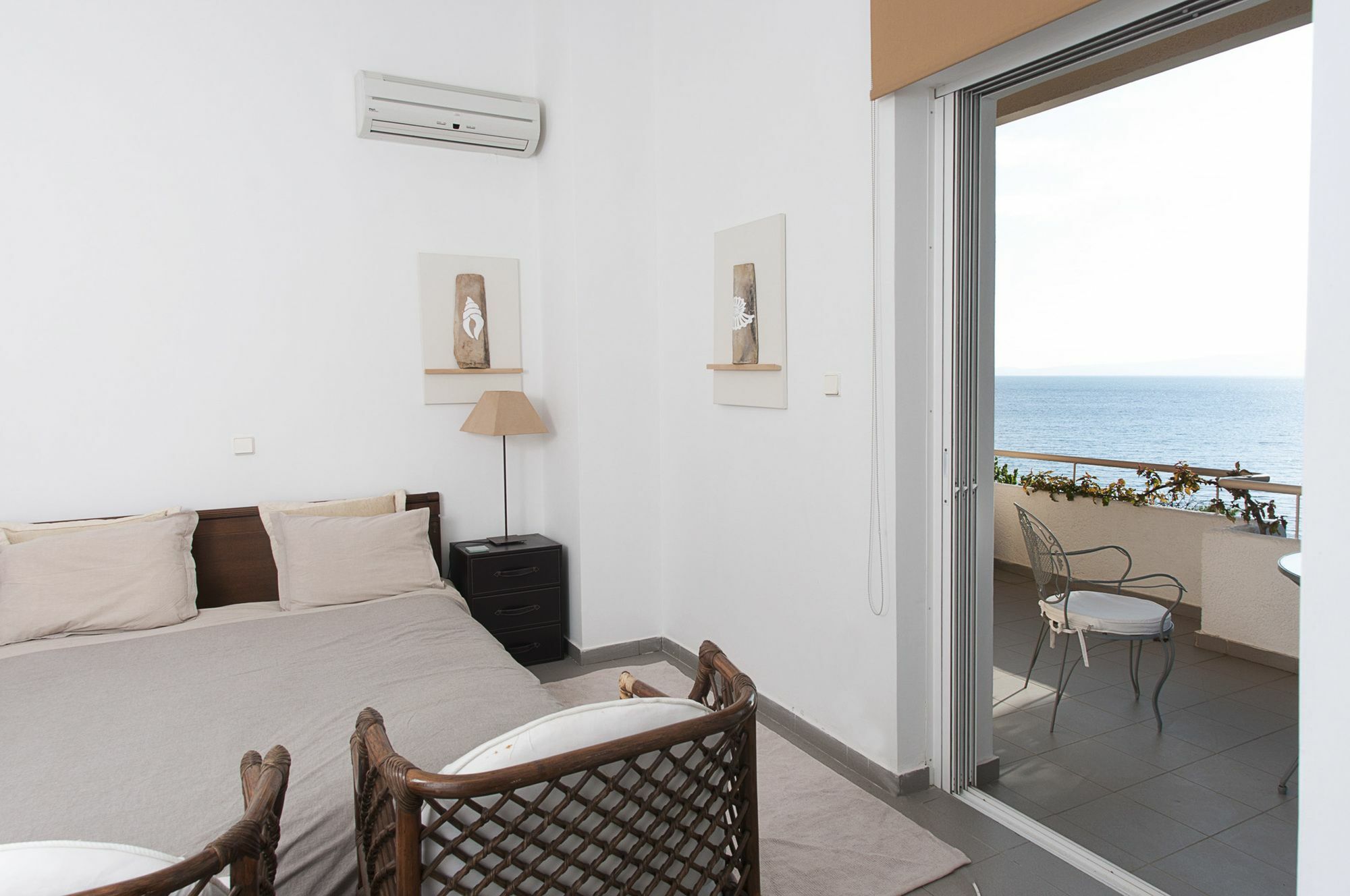 Messinian Blue Seaside Villa Kalamata Exterior foto